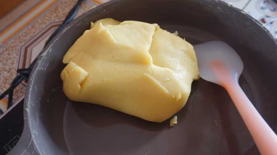 cach-lam-banh-trung-thu-bang-noi-com-dien-phunutoday-01