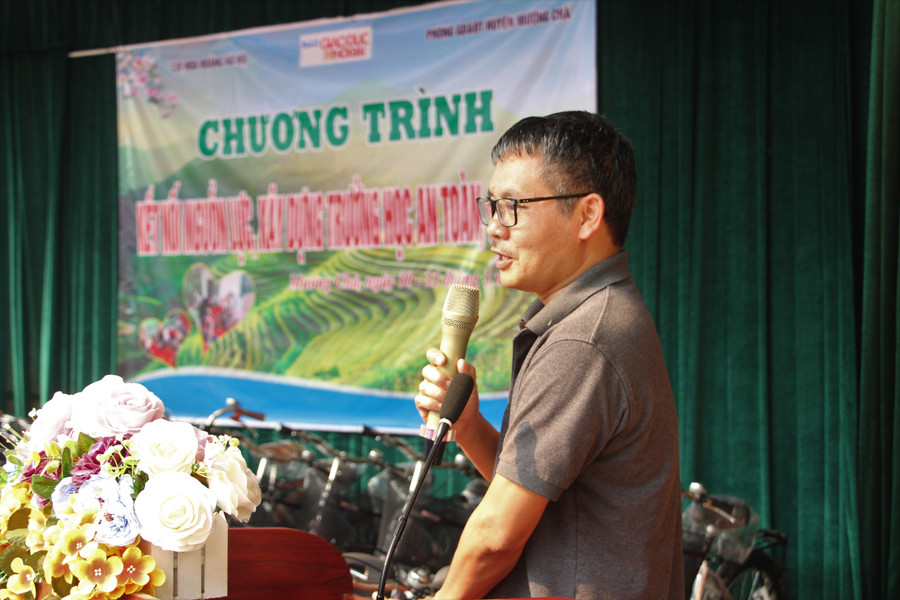 Nhà báo Nguyễn Đức Tuân, Phó Tổng Biên tập Báo Giáo dục và Thời đại phát biểu tại chương trình.