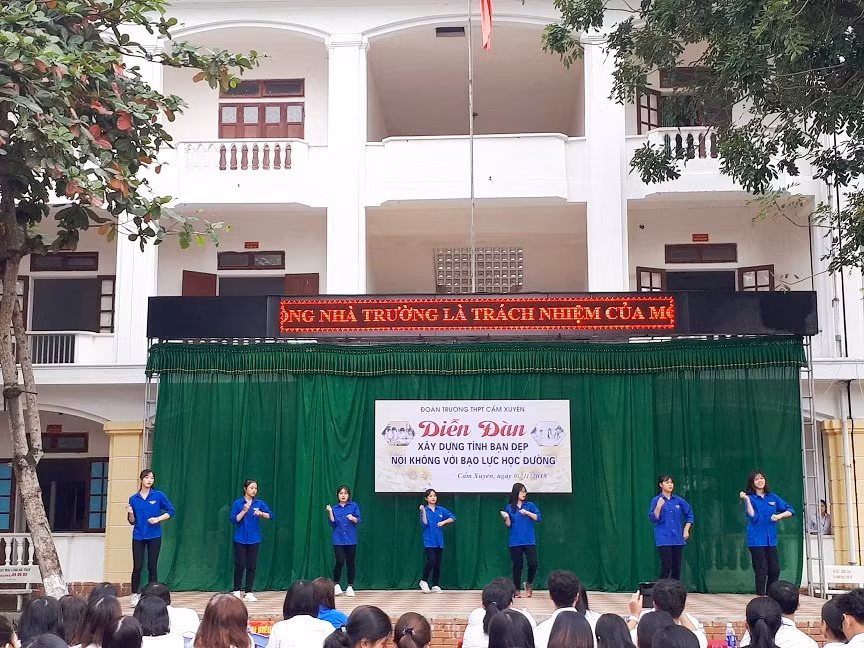 Diễn đàn không khói thuốc lá tại một ngôi trường THPT tại Hà Tĩnh.