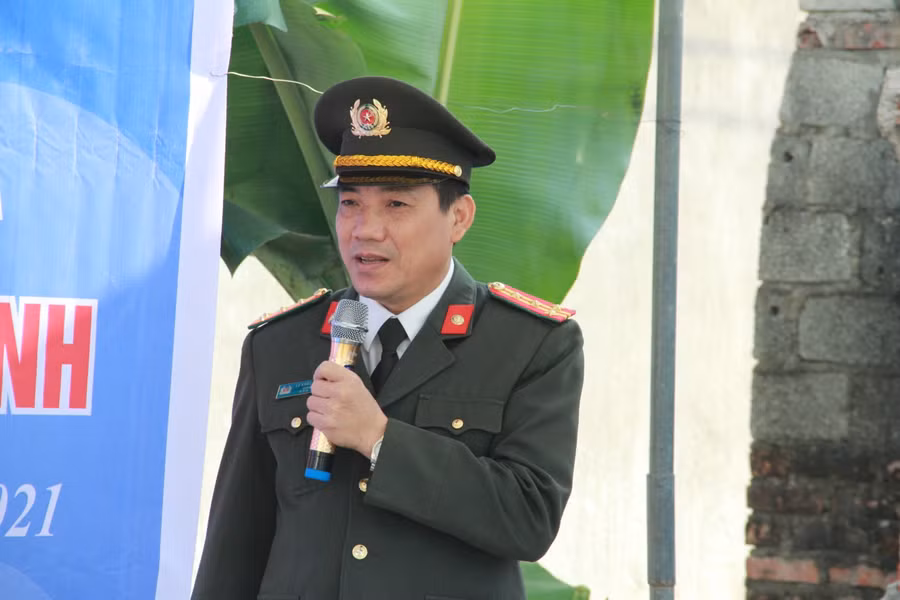 Phát biểu tại buổi lễ, Đại tá Lê Khắc Thuyết khẳng định, công tác chính sách, hậu phương CAND, chăm lo đến đời sống của cán bộ chiến sỹ là một trong những nội dung quan trọng được Công an tỉnh đặc biệt quan tâm. Đại tá cảm ơn sâu sắc tới Văn phòng Báo Giáo dục và Thời đại, Khu vực Miền Trung - Tây Nguyên trong suốt thời gian qua đã đồng hành với lực lượng Công an tỉnh thực hiện tốt công tác an sinh xã hội.