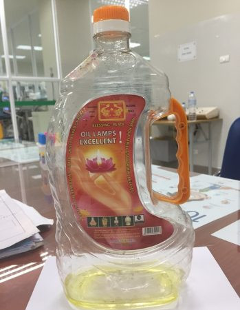 Bé 14 tháng suy hô hấp cấp tính do uống nhầm dầu đốt nến ảnh 1