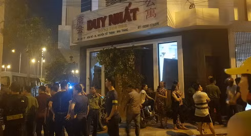 Công an tỉnh Khánh Hòa khám xét khách sạn tạm trú của nhóm người nước ngoài