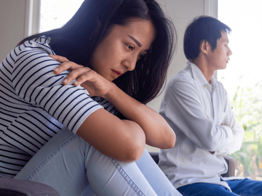 Phụ nữ thường đau khổ trong tình cảm vì một lý do cơ bản: Yêu người khác hơn yêu chính bản thân mình. (Ảnh: ITN). Phụ nữ thường đau khổ trong tình cảm vì một lý do cơ bản: Yêu người khác hơn yêu chính bản thân mình. (Ảnh: ITN).