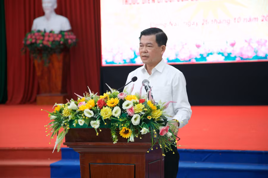 Bí thư Tỉnh uỷ Đồng Nai - Nguyễn Hồng Lĩnh phát biểu tại buổi đối thoại.