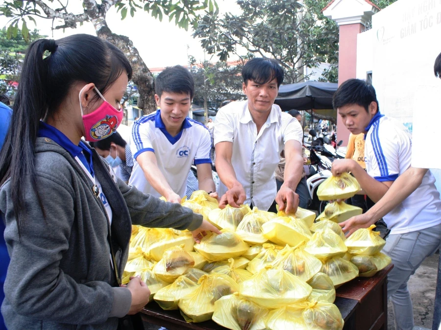 Cụm thi Cần Thơ: Hàng ngàn suất ăn, chỗ trọ miễn phí cho thí sinh