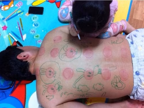 Đừng ngủ khi con gái còn thức.