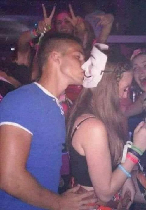 Nụ hôn bí ẩn. Nụ hôn bí ẩn.