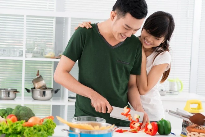 Dù đi làm cả ngày, thậm chí có hôm phải tăng ca đêm nhưng anh rể tôi vẫn rất chu đáo. (Ảnh minh họa).