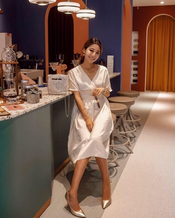 3 cách lựa chọn váy liền đi làm giúp chị em ghi điểm 10 trong mắt đồng nghiệp ảnh 3 3 tieu chi lua chon vay lien di lam giup chi em ghi tron diem 10 trong mat dong nghiep - 4