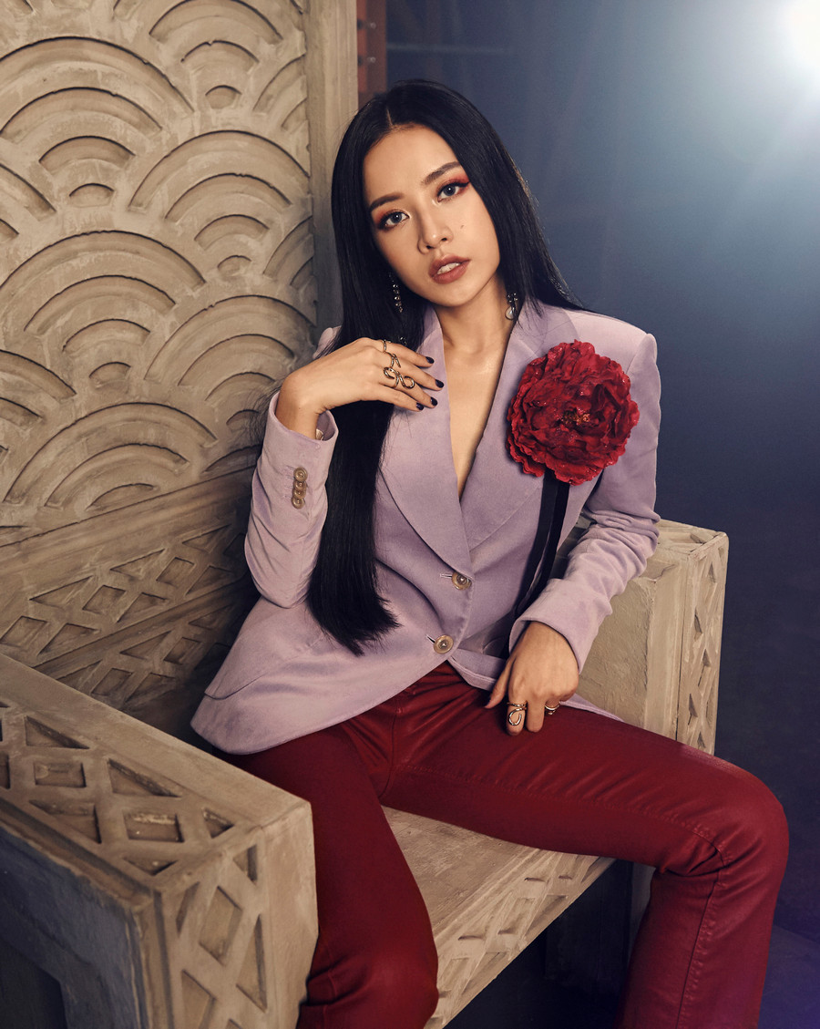 Nếu coi yếu tố cốt lõi của một ca khúc là giọng hát thì Chi Pu hoàn toàn chưa thuyết phục được người nghe. Nếu coi yếu tố cốt lõi của một ca khúc là giọng hát thì Chi Pu hoàn toàn chưa thuyết phục được người nghe.