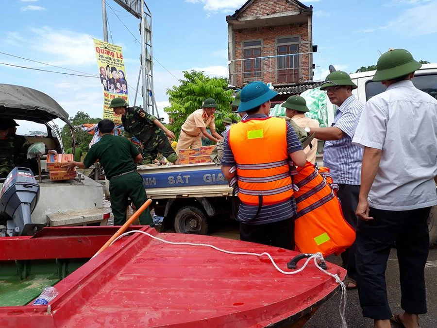 Thanh Hóa: Cứu trợ khẩn cấp hàng nghìn nhà dân ngập lũ