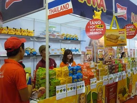 Hàng Thái âm thầm “lấn sân”