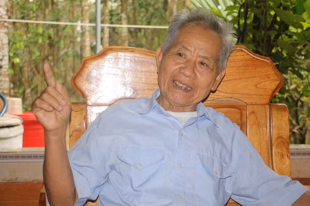 Ông Vượng, chia sẻ những buồn vui, những kỷ niệm hành trình đi xin tiền để làm đường cho dân đi