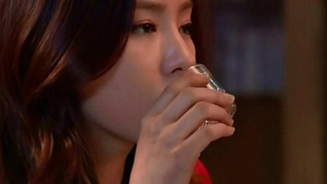 Tâm sự của người phụ nữ rắp tâm phá vỡ mối tình của bạn thân chỉ vì ghen tị - Ảnh 2. Tâm sự của người phụ nữ rắp tâm phá vỡ mối tình của bạn thân chỉ vì ghen tị - Ảnh 2.