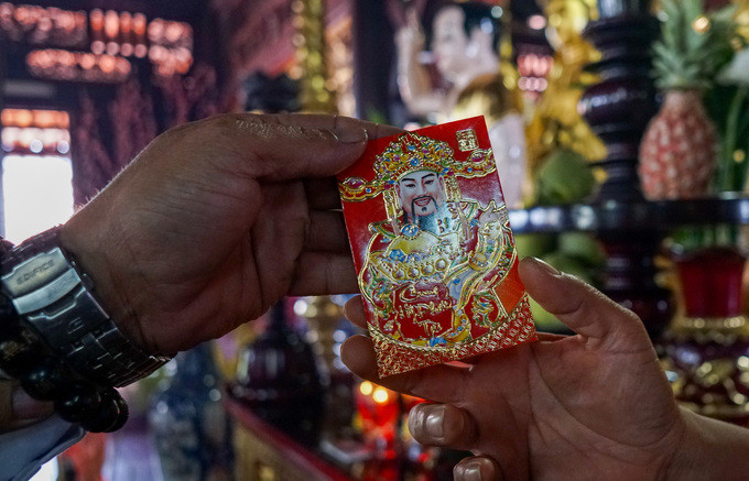 Khách hành hương đội nắng viếng ngôi chùa giữa sông ở Sài Gòn ảnh 9 Khách hành hương đội nắng viếng ngôi chùa giữa sông ở Sài Gòn