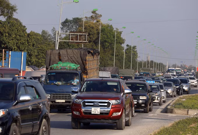 Cao tốc Pháp Vân - Cầu Giẽ ùn tắc gần 5 km