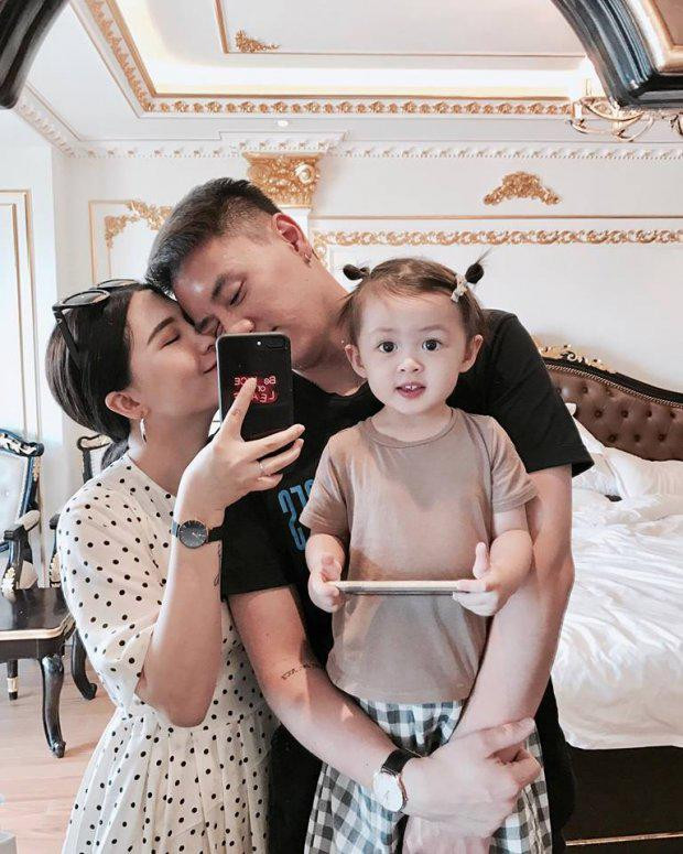 4 hot mom thế hệ mới: Giỏi giang, xinh đẹp, chăm con ngoan nức tiếng mạng xã hội ảnh 1 4 hotmom the he moi: gioi giang, xinh dep, cham con ngoan nuc tieng mang xa hoi - 1