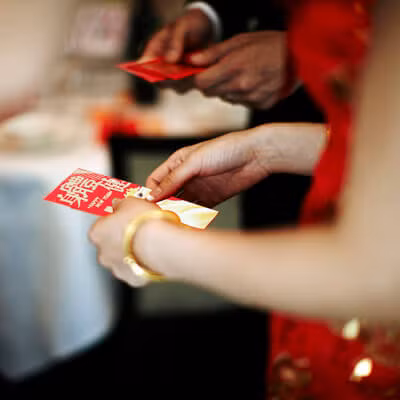 li xi ngay tet va nhung tinh huong oai oam khien chu - khach nguong chin mat hinh anh 1