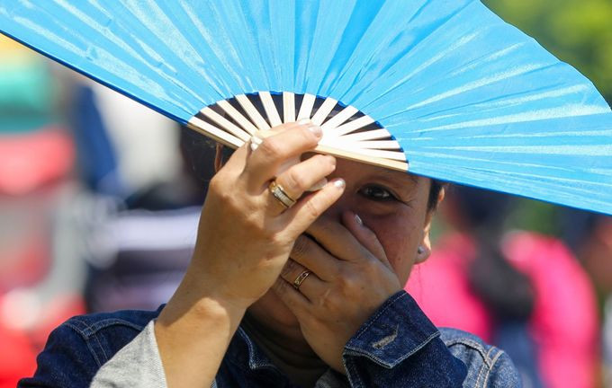 Khách hành hương đội nắng viếng ngôi chùa giữa sông ở Sài Gòn ảnh 6 Khách hành hương đội nắng viếng ngôi chùa giữa sông ở Sài Gòn