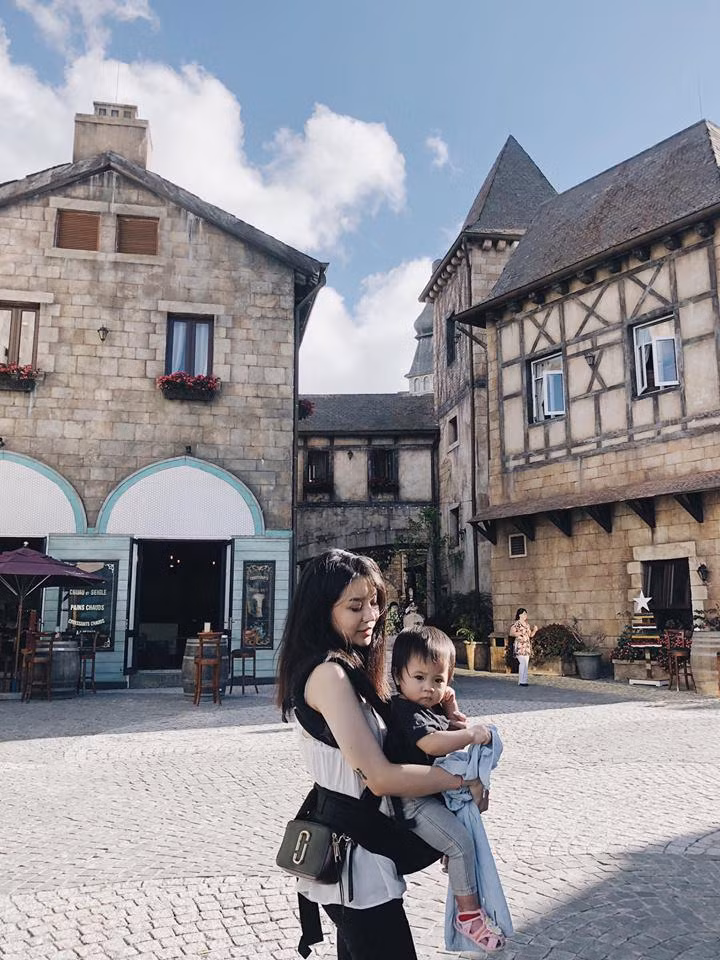 4 hot mom thế hệ mới: Giỏi giang, xinh đẹp, chăm con ngoan nức tiếng mạng xã hội ảnh 11 4 hotmom the he moi: gioi giang, xinh dep, cham con ngoan nuc tieng mang xa hoi - 11