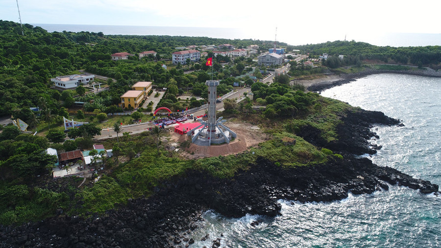 Chơi Tết, ai đã từng thấy san hô đen cực hiếm ở thủy cung Cồn Cỏ? - ảnh 1