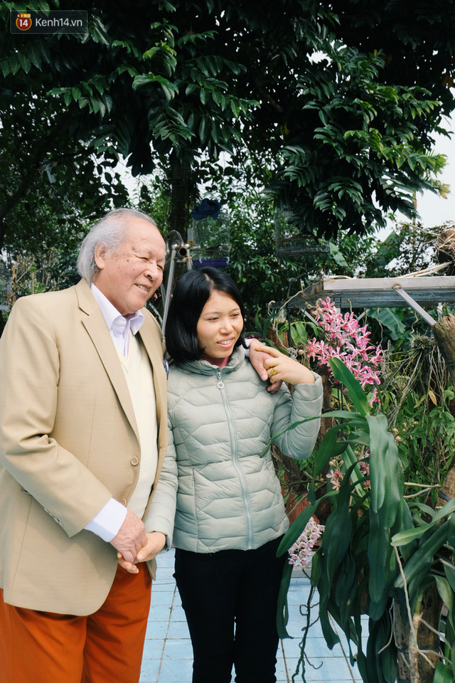  Tôi thích lan và anh ấy trồng cả vườn lan. 