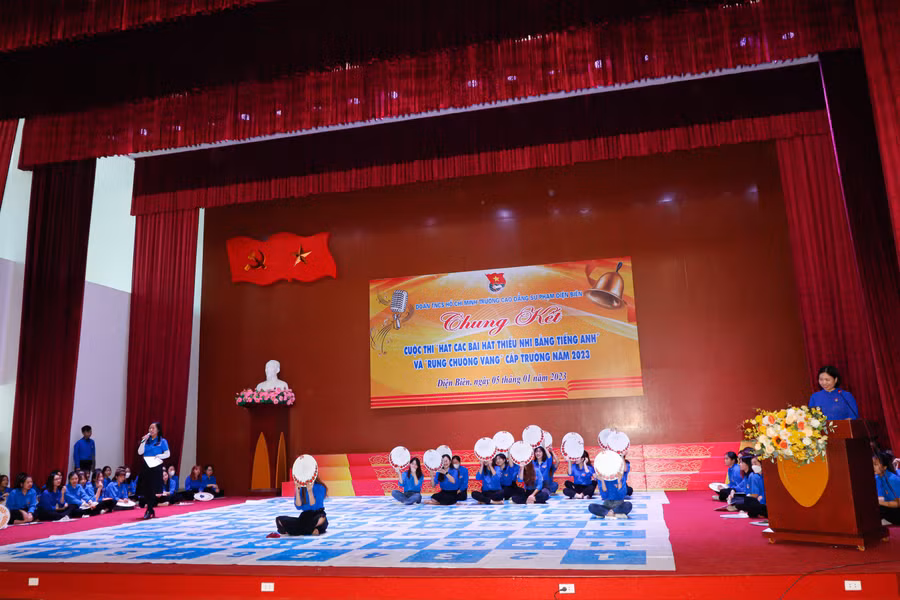 Cuộc thi Rung Chuông vàng.