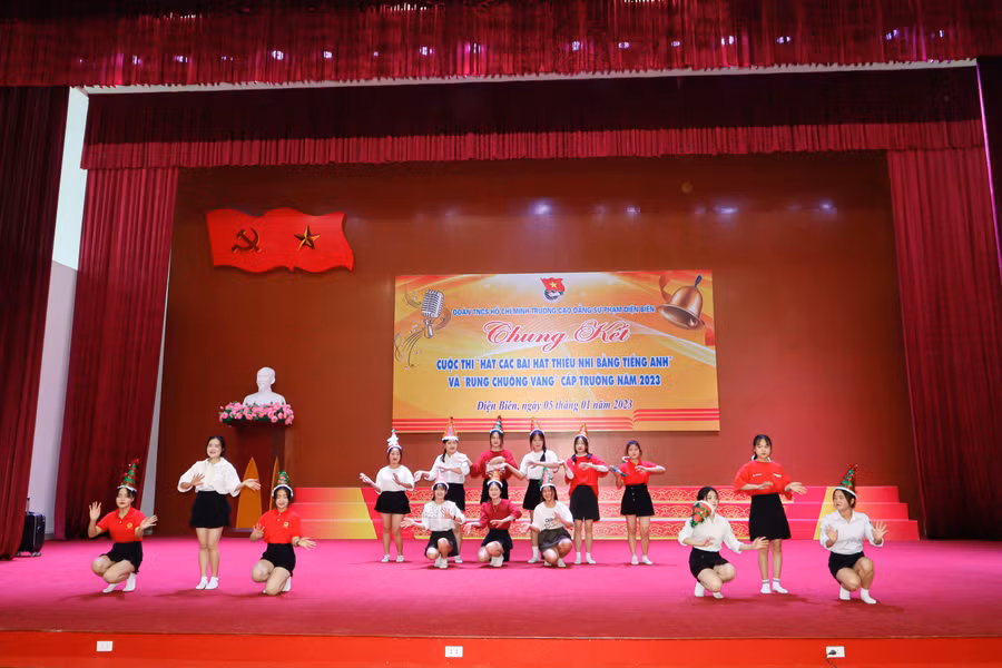 Cuộc thi hát bằng tiếng Anh.