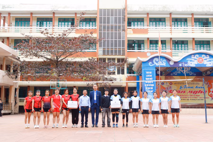 Giao lưu, thi đấu thể thao.