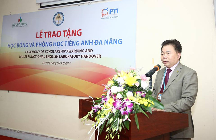 Thầy Nguyễn Trọng Cơ, Hiệu trưởng Học viện Tài chính, phát biểu tại buổi lễ