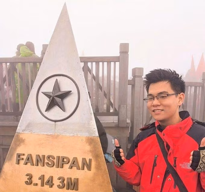 Thủ khoa đầu ra Nguyễn Hoàng Linh được nhận học bổng toàn phần tại Mỹ. Ảnh: NVCC.