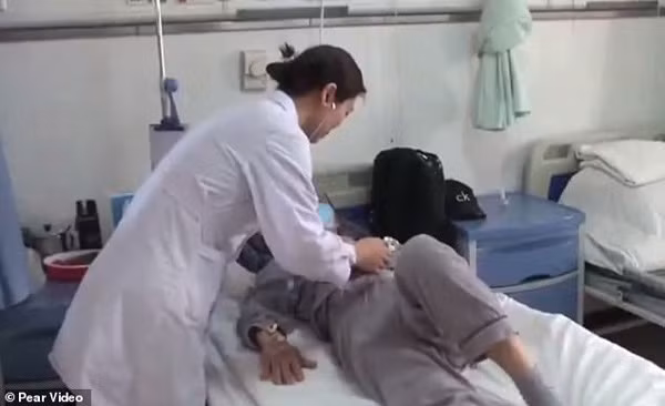 Bác sĩ sau 2 lần kiểm tra đều nghi ngờ cô Liu bị ung thư nhưng không tìm thấy khối u. (Ảnh minh họa)