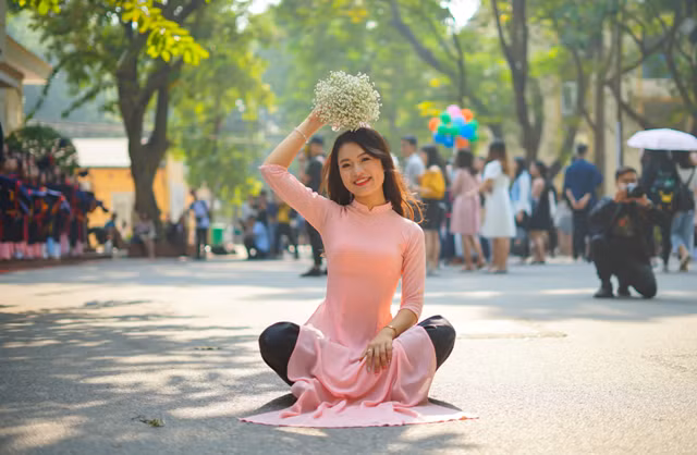 Thủ khoa tốt nghiệp xuất sắc trường Đại học Kinh tế Quốc dân Nguyễn Thị Ngoan.