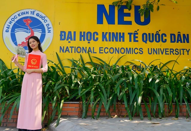 Nguyễn Thị Ngoan - Thủ khoa trường Đại học Kinh tế Quốc dân.