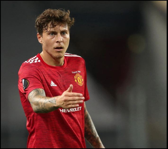 Ngôi sao Man Utd, Victor Lindelof đã được cảnh sát Thụy Điển biểu dương sau khi bắt cướp.