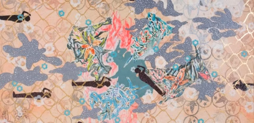 Tác phẩm “Sĩ số 40” in khắc gỗ, độc bản, in đóng dấu, in khuôn với các chất liệu sơn acrylic, kim tuyến, lá vàng trên giấy bìa.