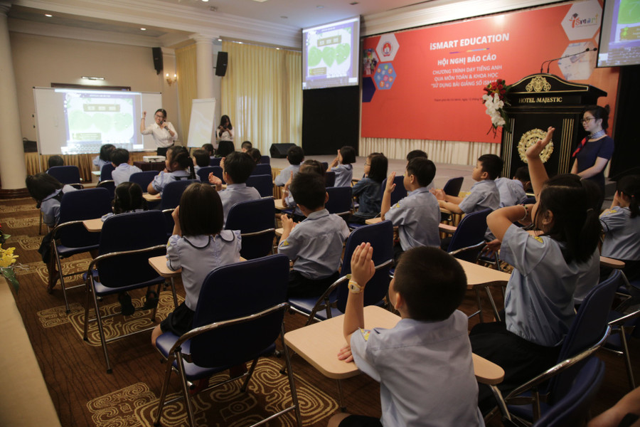 Hình thức học và các tiếp cận mới mẻ này giúp học sinh phát triển tốt các kỹ năng trong việc học tiếng Anh Hình thức học và các tiếp cận mới mẻ này giúp học sinh phát triển tốt các kỹ năng trong việc học tiếng Anh