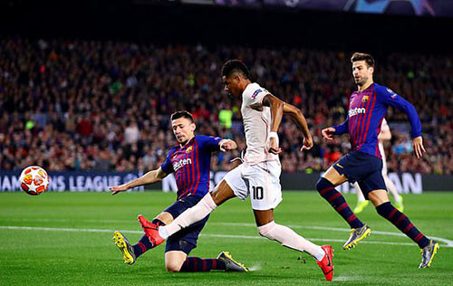 Tình huống dứt điểm chạm xà ngang của Rashford ngay phút thứ nhất Tình huống dứt điểm chạm xà ngang của Rashford ngay phút thứ nhất