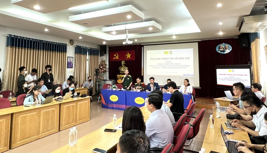 Quang cảnh buổi họp báo