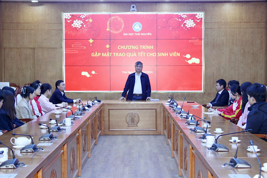 PGS.TS Trần Thanh Vân, Phó Giám đốc Đại học Thái Nguyên phát biểu tại chương trình.