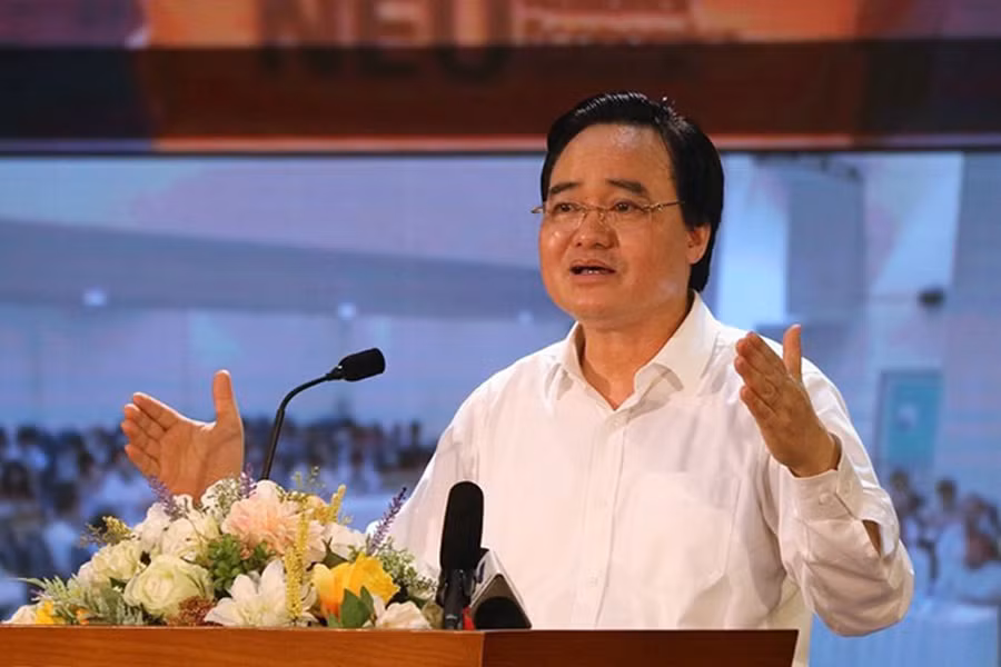 Bộ trưởng Bộ GD&ĐT Phùng Xuân Nhạ phát biểu chỉ đạo tại Hội nghị trực tuyến về công tác tuyển sinh năm 2019 và thực hiện Luật sửa đổi, bổ sung một số điều của Luật GDĐH.