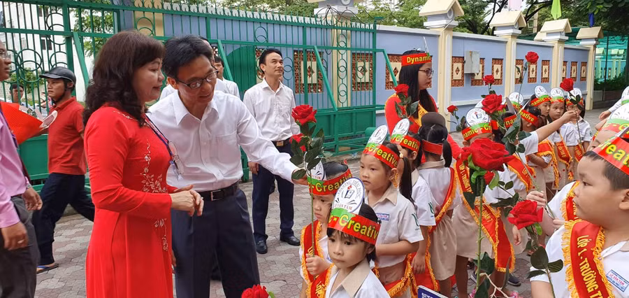 TPHCM: Phó Thủ tướng Vũ Đức Đam dự khai giảng trường Tiểu học Lê Văn Tám 