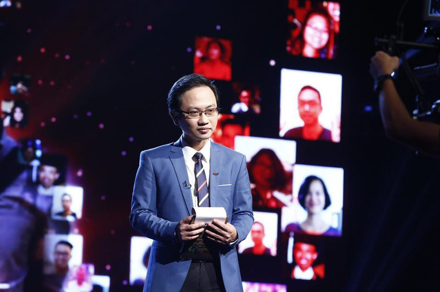 Thông tin cực hiếm về chú rể của MC Phí Linh: Phó trưởng phòng tiếng Anh, người đứng sau nhiều show đỉnh của VTV - Ảnh 6. Thông tin cực hiếm về chú rể của MC Phí Linh: Phó trưởng phòng tiếng Anh, người đứng sau nhiều show đỉnh của VTV - Ảnh 6.