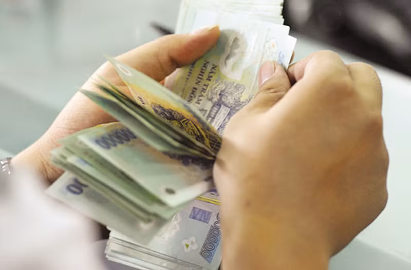 Tăng lương từ 1/7, cán bộ, công chức có sống được bằng lương?