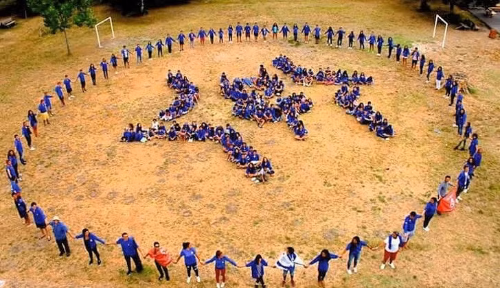 Giờ giải lao ở sân trường