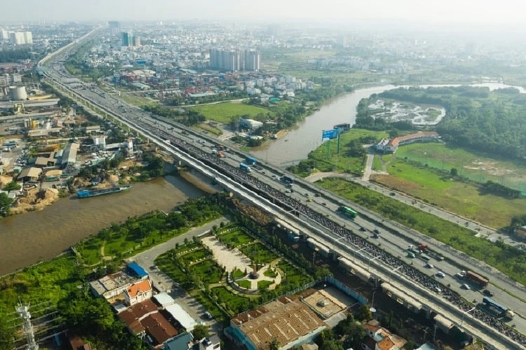 Tuyến metro số 1 (Bến Thành - Suối Tiên) hiện vẫn đang vướng về điều chỉnh tổng mức đầu tư dự án 