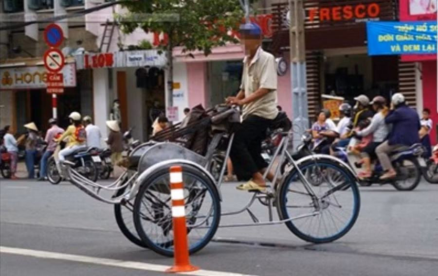 Tài xế xe xích lô là một trong những cầu nối để khách du lịch hiểu thêm về văn hóa Việt Nam