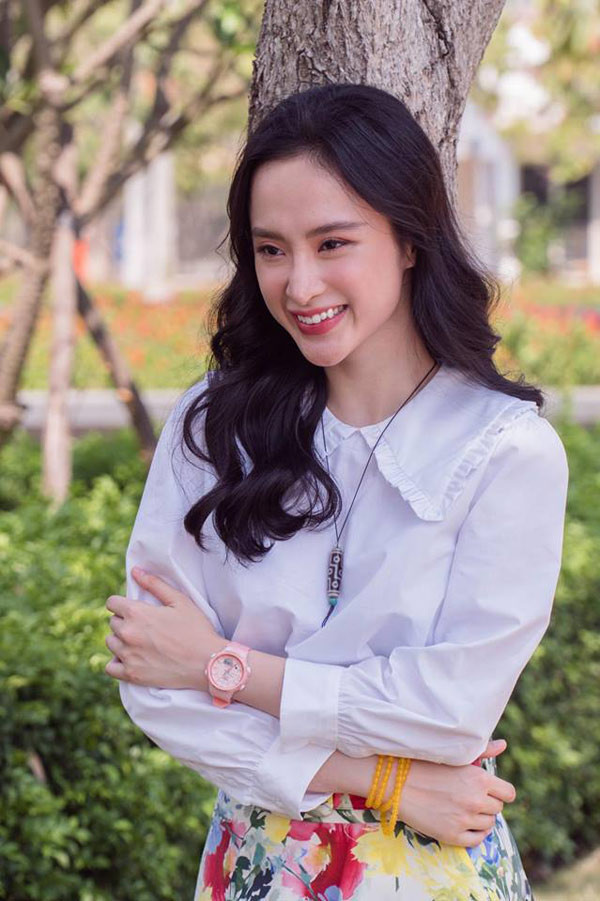 Chán style "gái hư" Angela Phương Trinh mặc kiểu "gái ngoan" được khen tới tấp hình ảnh 3 chan style "gai hu" angela phuong trinh mac kieu "gai ngoan" duoc khen toi tap hinh anh 3