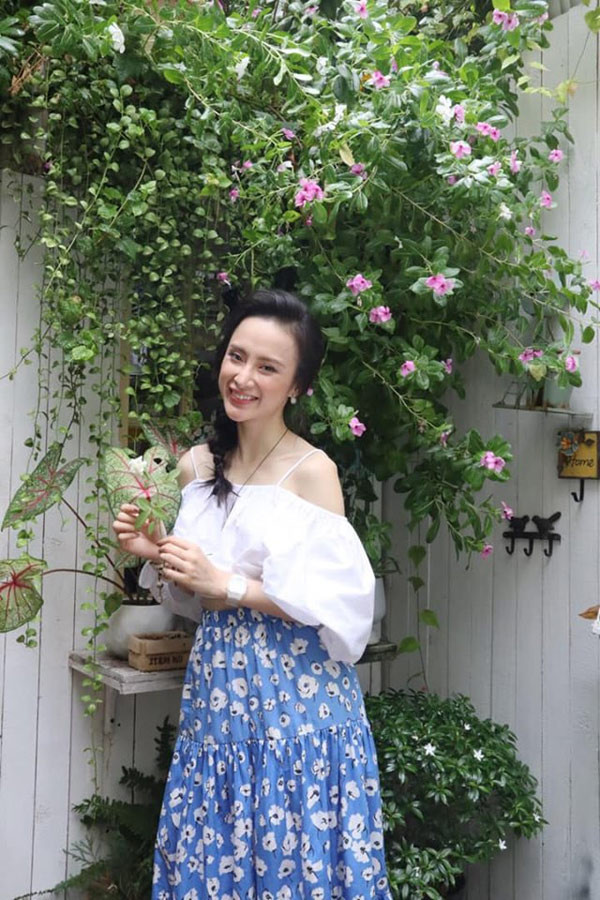 Chán style "gái hư" Angela Phương Trinh mặc kiểu "gái ngoan" được khen tới tấp hình ảnh 4 chan style "gai hu" angela phuong trinh mac kieu "gai ngoan" duoc khen toi tap hinh anh 4