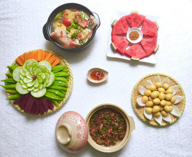 Việc cân bằng vị giác trong bữa ăn luôn được chị Thu Thủy chú ý.